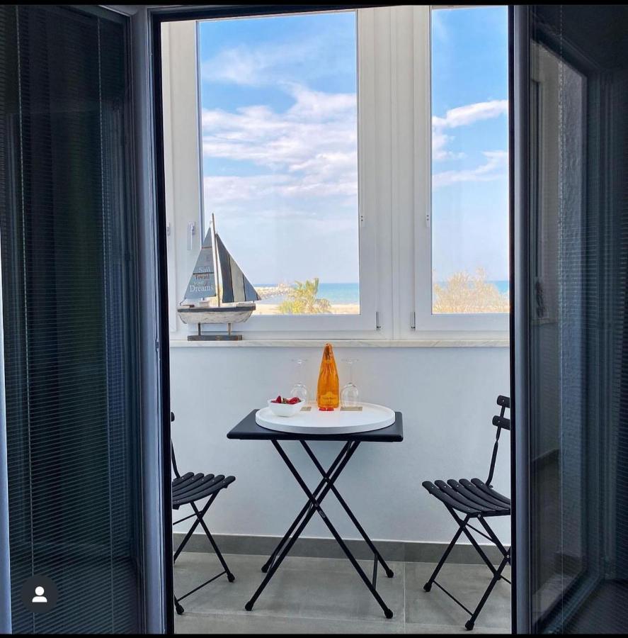 B&B Dimora Vistamare บาร์เลตตา ภายนอก รูปภาพ